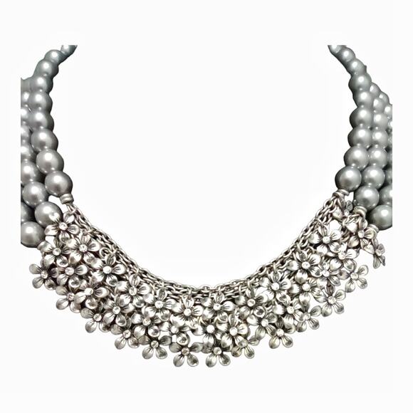 Gray Triple Pearl Strand Necklace Rhinestones Silver Bling Flowers Retro Classic - Picture 3 of 11